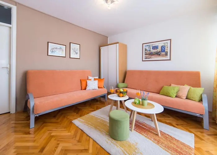 Orange Oasis Makarska