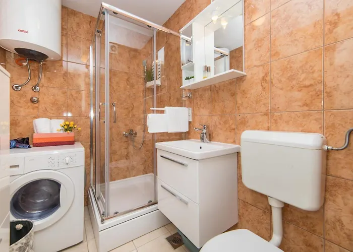 Orange Oasis Makarska