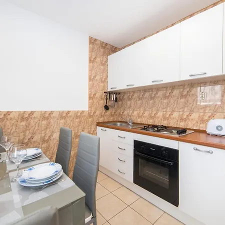 Orange Oasis * Макарска